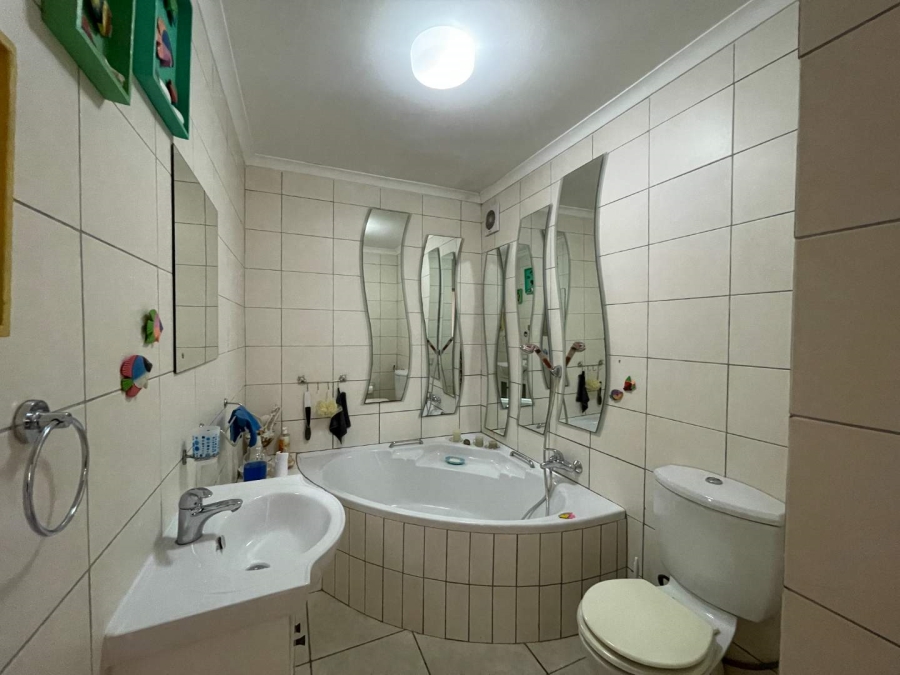 2 Bedroom Property for Sale in Hartenbos Central Western Cape